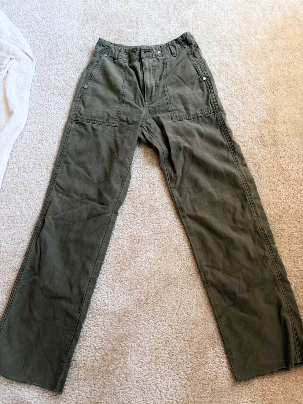 Women Olive Pants with Flap Pockets